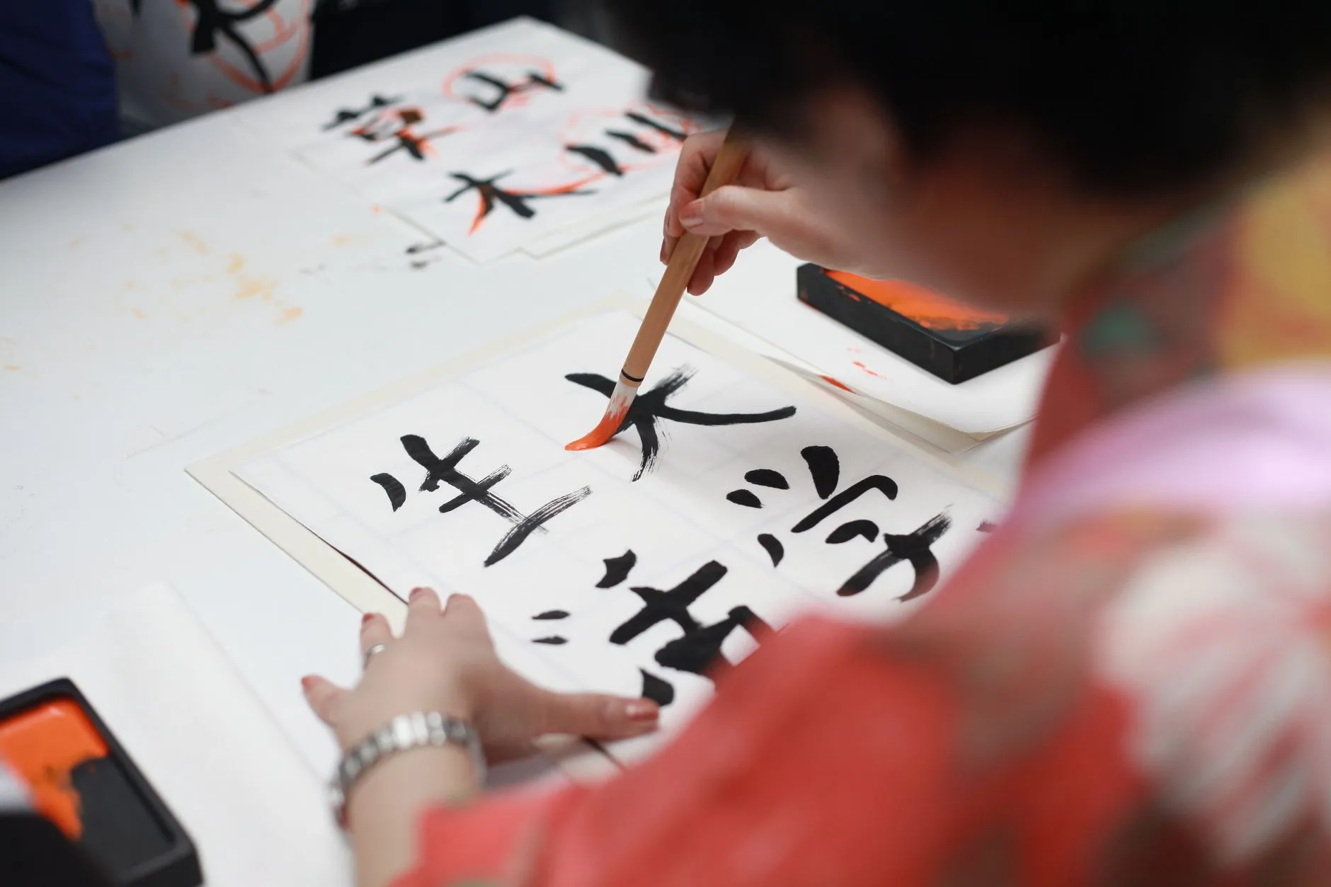 菏泽广告条幅定制:从选材到工艺的完整流程解析